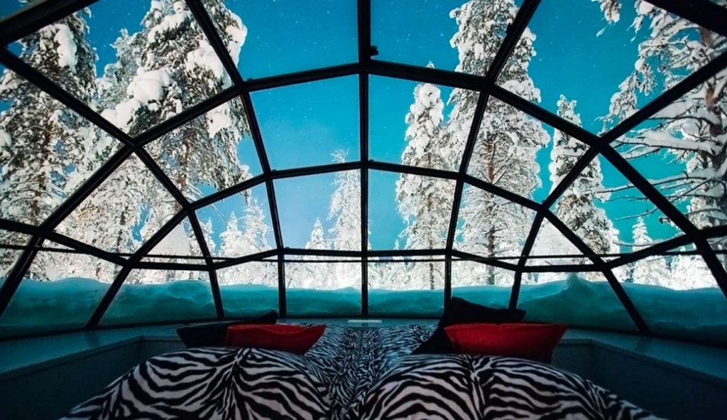 Glass Igloo. Credits : Kakslauttanen Arctic Resort.